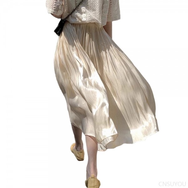 A slimming and figure-hugging summer gauzy dress